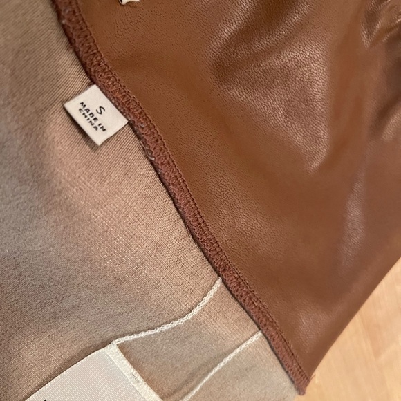 Aritzia Wilfred Free Daria ankle length vegan leather pants size small. Rich tan - Picture 5 of 8